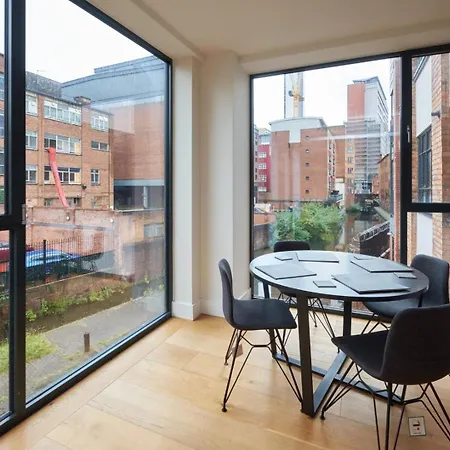 Luminous Living Near Birmingham City Exterior photo